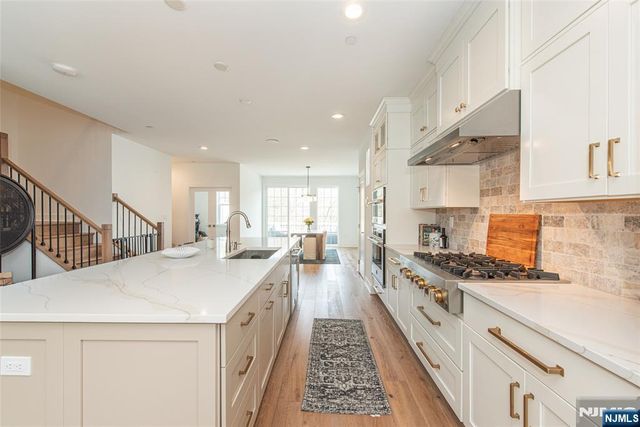 15 Cinnamon Drive, Upper Saddle River, NJ 07458