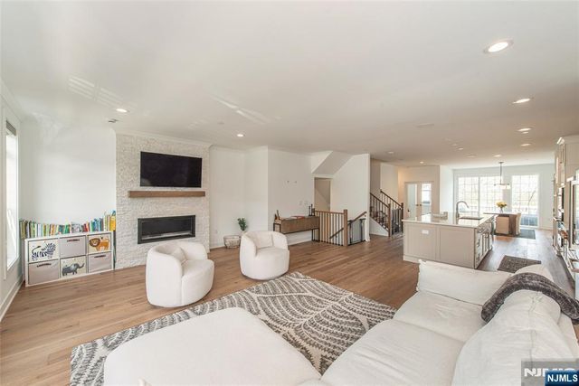 15 Cinnamon Drive, Upper Saddle River, NJ 07458