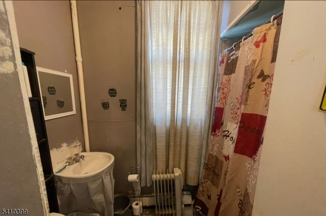 23 Ward St, Paterson City, NJ 07501