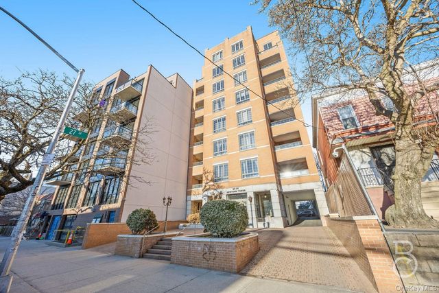 25-25 Newtown Avenue 4B, Astoria, NY 11102