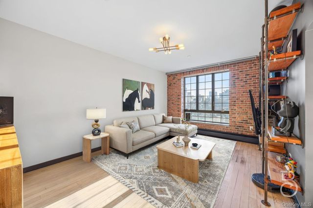 25-25 Newtown Avenue 4B, Astoria, NY 11102