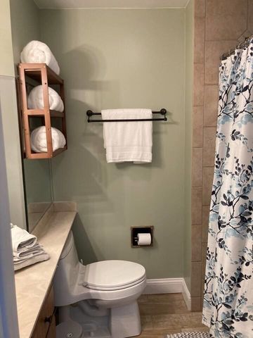 5605 E Creeks Crossing, Acme Twp, MI 49690