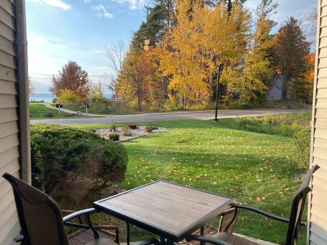 5605 E Creeks Crossing, Acme Twp, MI 49690