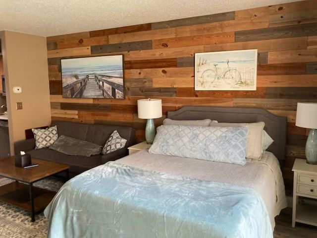 5605 E Creeks Crossing, Acme Twp, MI 49690