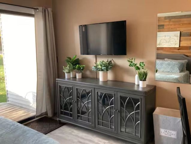 5605 E Creeks Crossing, Acme Twp, MI 49690