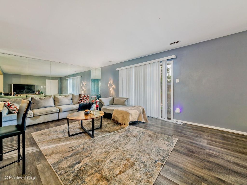 627 N Carroll Parkway 105, Glenwood, IL 60425 — photo 4