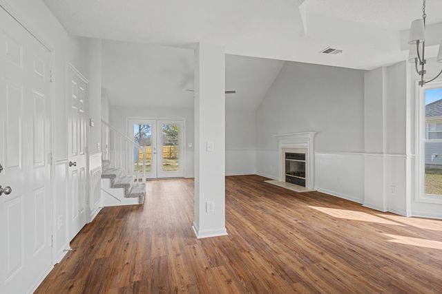 103 Westchester Dr, White House, TN 37188