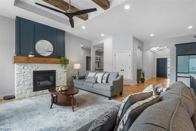 19485 W 202nd Street, Spring Hill, KS 66083