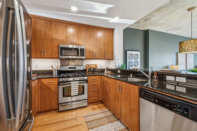 288 3rd St 406, Oakland, CA 94607