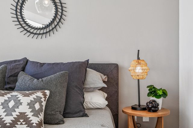 288 3rd St 406, Oakland, CA 94607