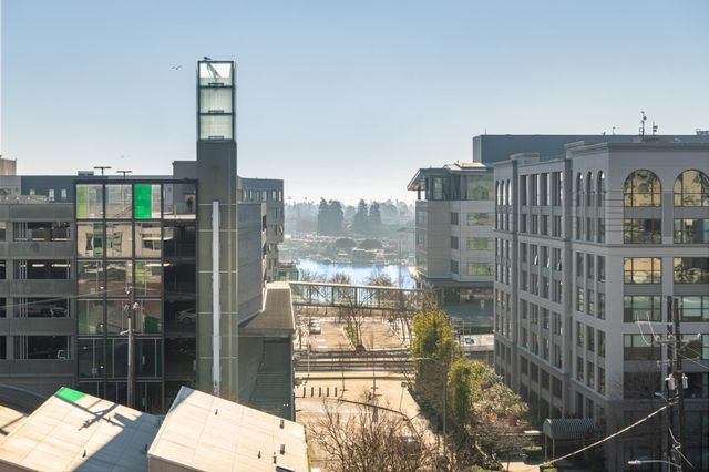 288 3rd St 406, Oakland, CA 94607