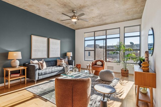 288 3rd St 406, Oakland, CA 94607