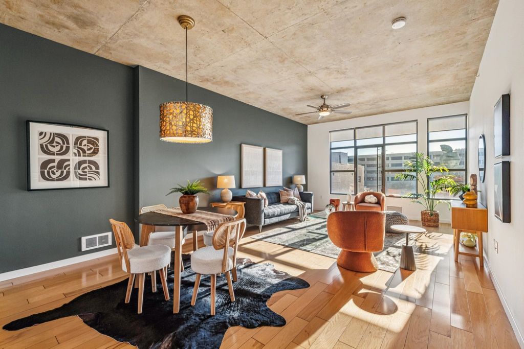 288 3rd St 406, Oakland, CA 94607