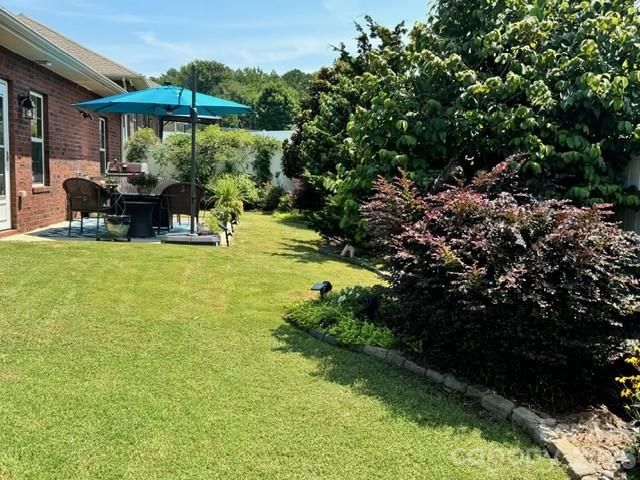 7244 Kenyon Drive, Denver, NC 28037