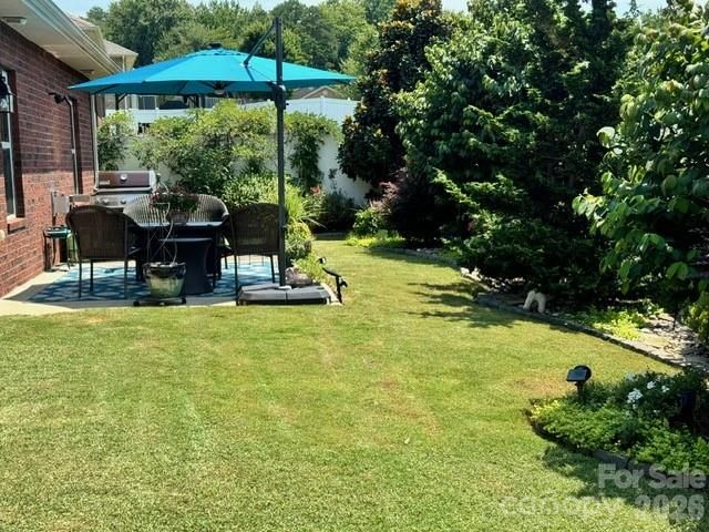 7244 Kenyon Drive, Denver, NC 28037