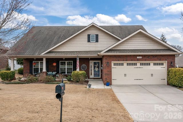 7244 Kenyon Drive, Denver, NC 28037