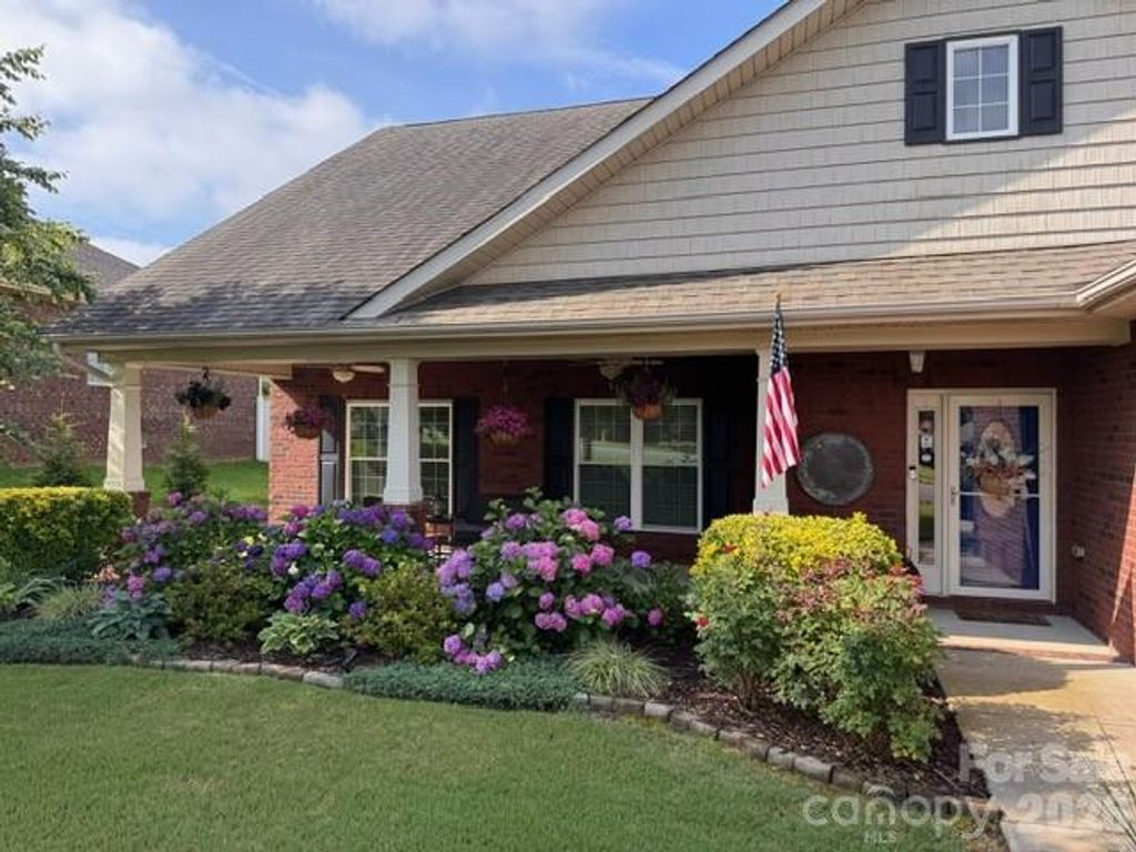 7244 Kenyon Drive, Denver, NC 28037