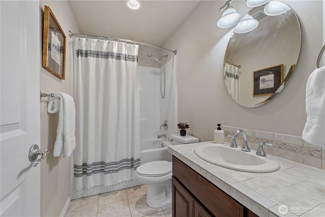 25230 132nd Place SE, Kent, WA 98042