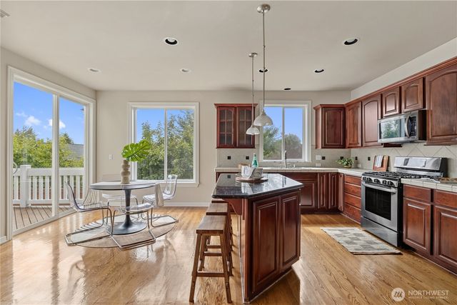 25230 132nd Place SE, Kent, WA 98042