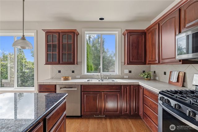 25230 132nd Place SE, Kent, WA 98042