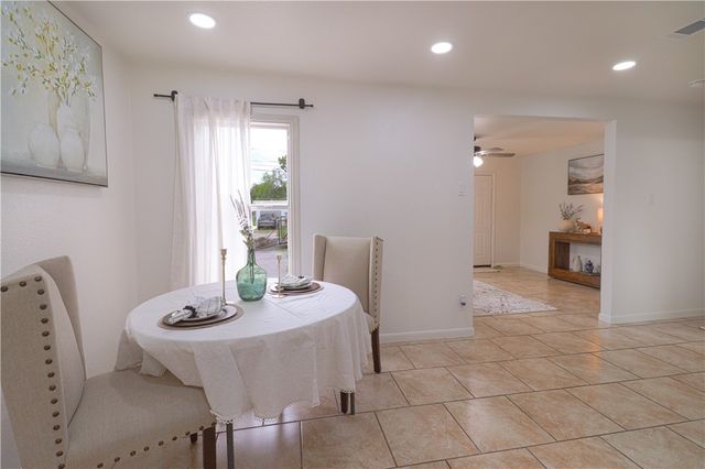 3625 Harris Dr, Corpus Christi, TX 78411