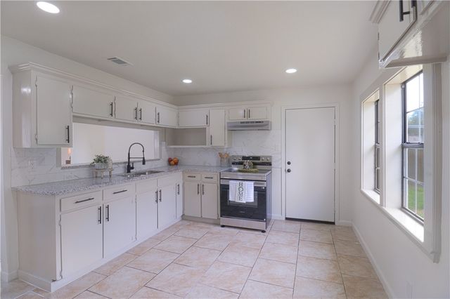 3625 Harris Dr, Corpus Christi, TX 78411