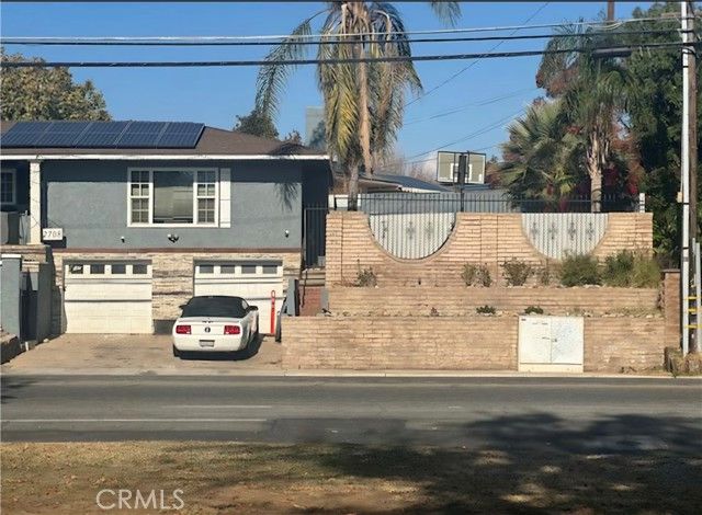 2708 College Avenue, Bakersfield, CA 93306
