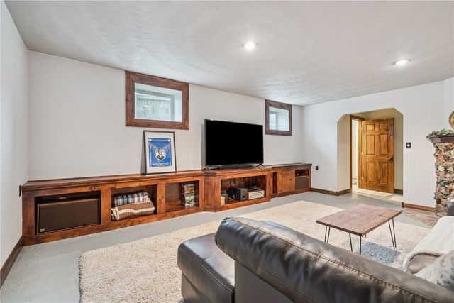 1177 10th Street, Marion, IA 52302