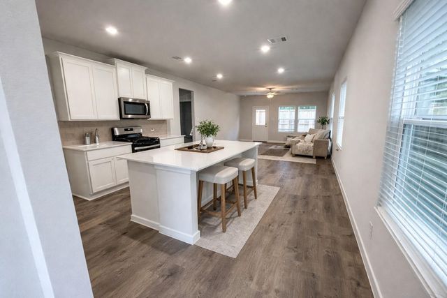 7914 Alset Drive, Magnolia, TX 77354