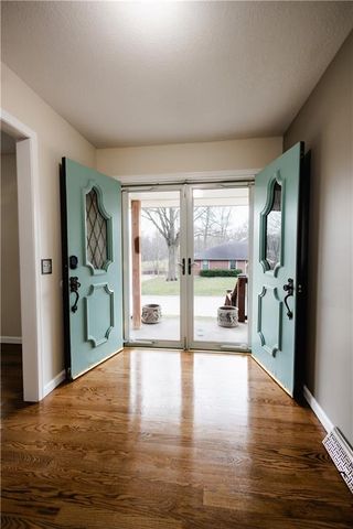 4709 Brookwood Terrace, St Joseph, MO 64506