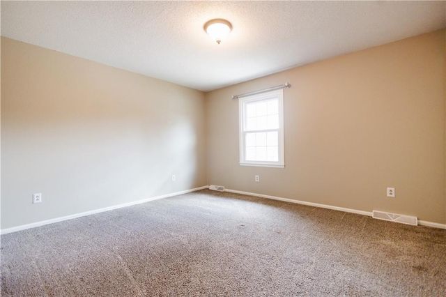 4709 Brookwood Terrace, St Joseph, MO 64506