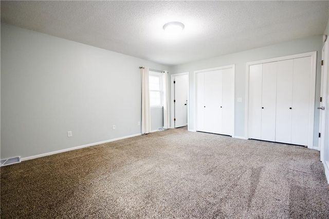 4709 Brookwood Terrace, St Joseph, MO 64506