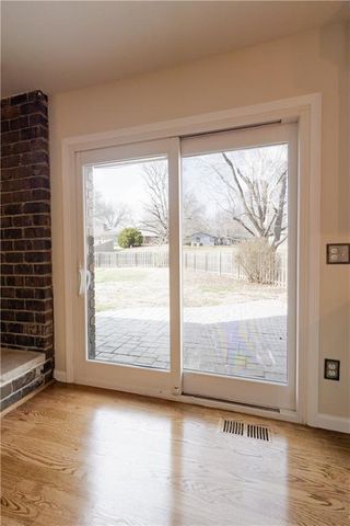 4709 Brookwood Terrace, St Joseph, MO 64506