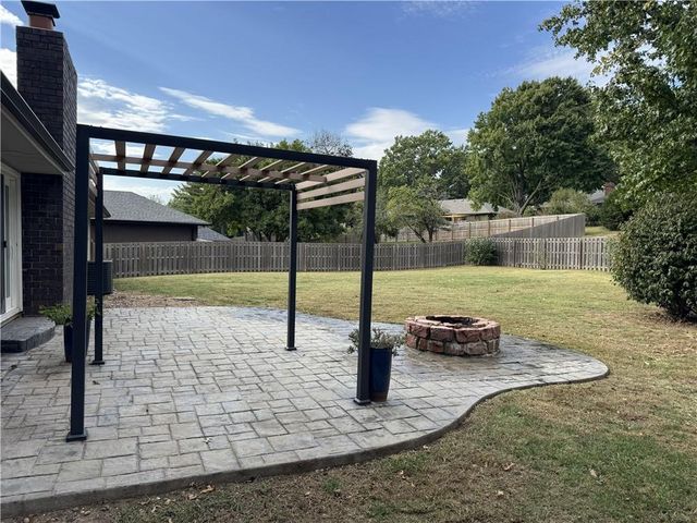 4709 Brookwood Terrace, St Joseph, MO 64506