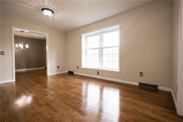 4709 Brookwood Terrace, St Joseph, MO 64506