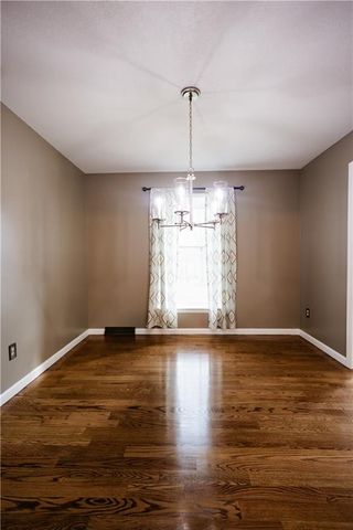 4709 Brookwood Terrace, St Joseph, MO 64506