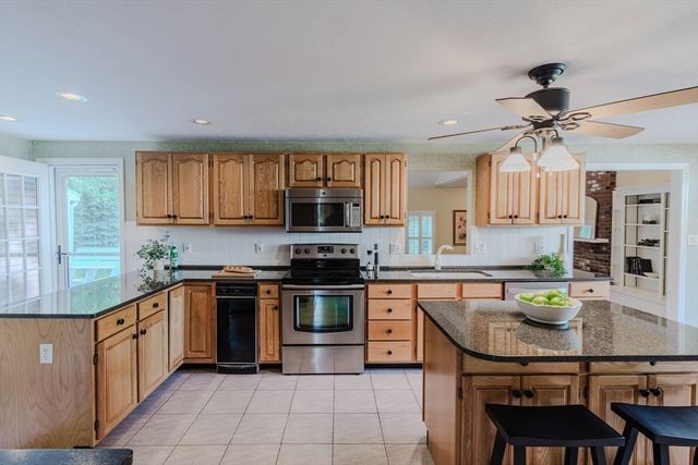 7 Tina Rd, Milford, MA 01757