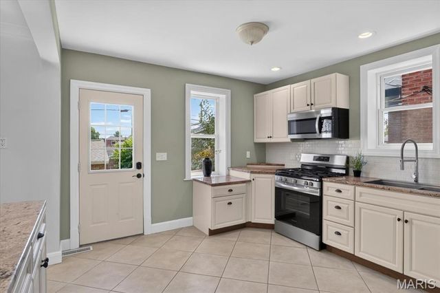 5800 Pershing Avenue, St Louis, MO 63112