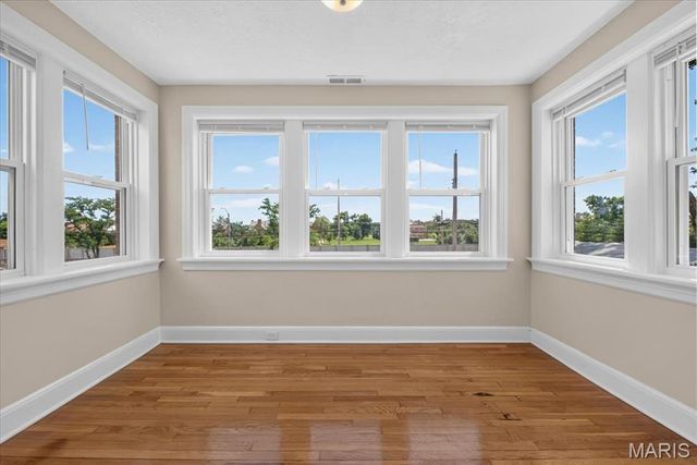 5800 Pershing Avenue, St Louis, MO 63112