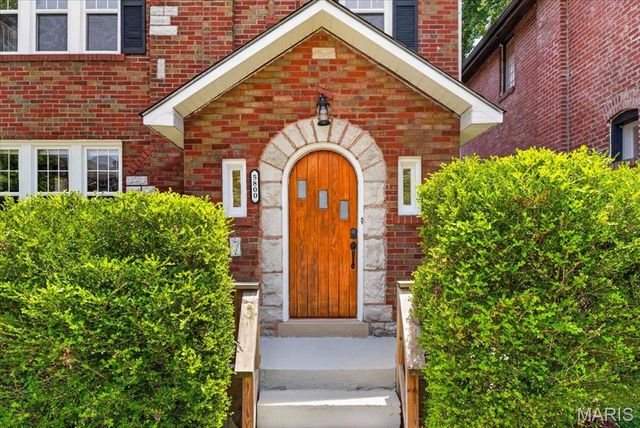 5800 Pershing Avenue, St Louis, MO 63112
