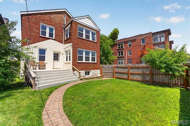 5800 Pershing Avenue, St Louis, MO 63112
