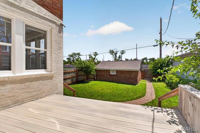 5800 Pershing Avenue, St Louis, MO 63112