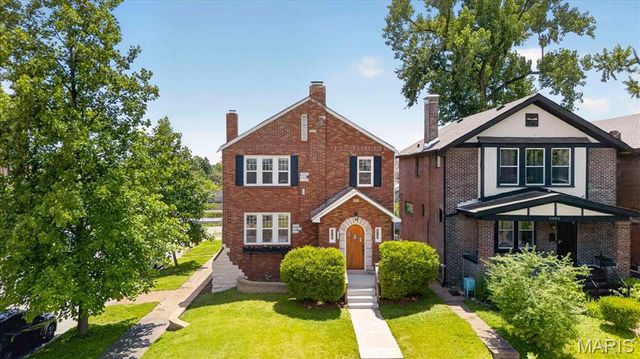 5800 Pershing Avenue, St Louis, MO 63112