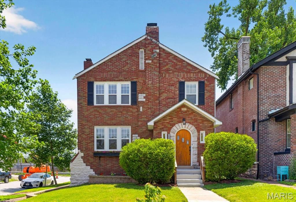 5800 Pershing Avenue, St Louis, MO 63112