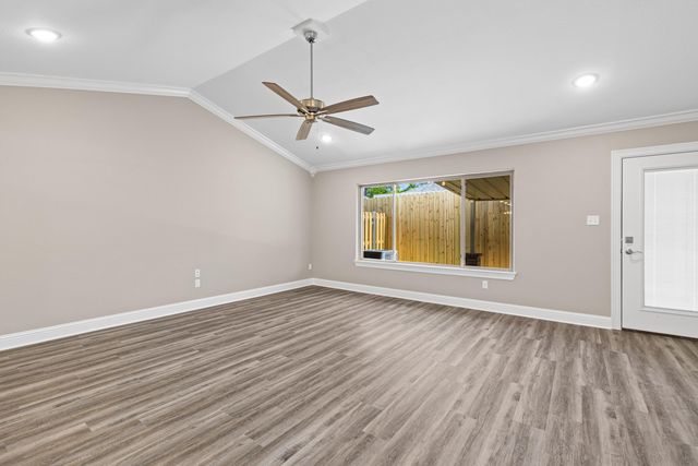 1623 Big Bend, Longview, TX 75605
