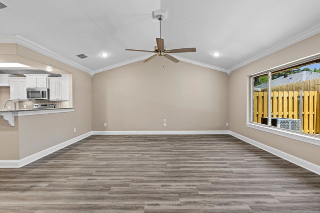 1623 Big Bend, Longview, TX 75605
