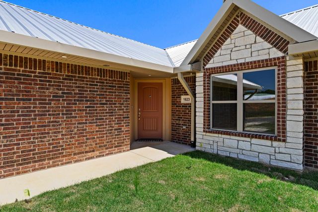 1623 Big Bend, Longview, TX 75605