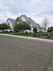 183 Tori Dr, Ontario, OR 97914