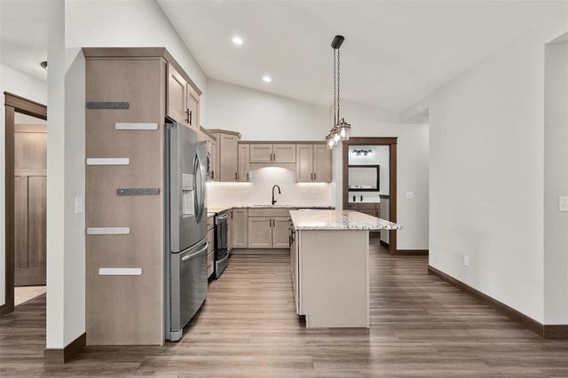 938 Jeffers Ridge, Eau Claire, WI 54703