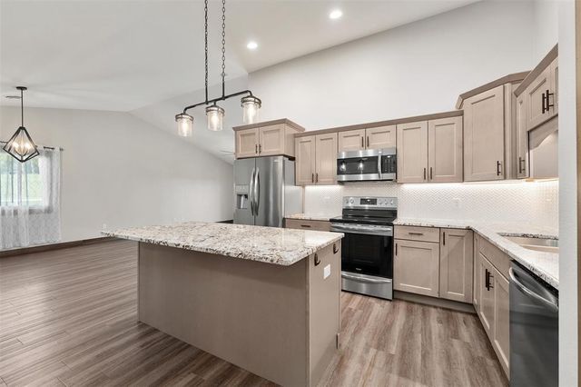 938 Jeffers Ridge, Eau Claire, WI 54703